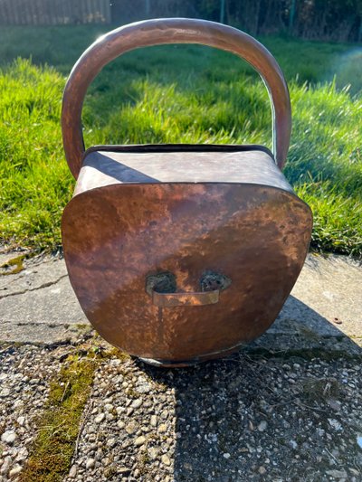Porte-seau à charbon en cuivre – XIXe siècle