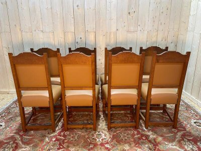 Suite von 8 LOUIS XIII -Stühlen - hohe Leder -Ära