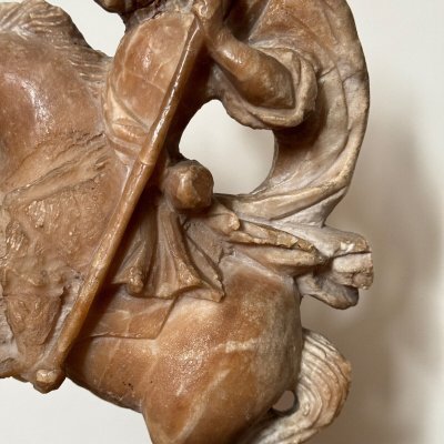 Scultura in alabastro di San Giorgio che uccide il drago, XVII secolo