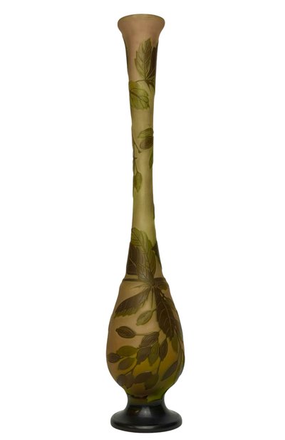Gallé-Vase mit fruchtigem Olivenzweigdekor 