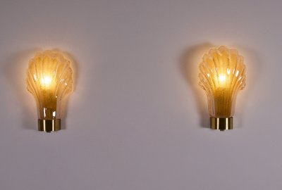 Pair of “shell” wall lights in Barovier Toso style.