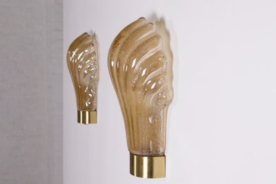 Pair of “shell” wall lights in Barovier Toso style.