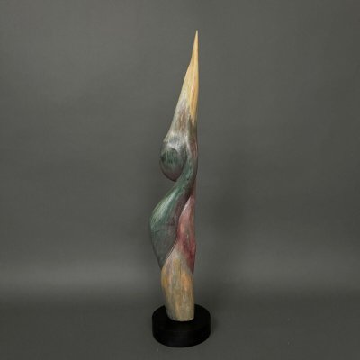 Sculpture en bois par Calin Hentea XXe femme à l'oiseau 