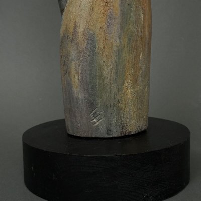 Sculpture en bois par Calin Hentea XXe femme à l'oiseau 