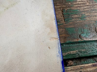 Dessous de plat en émaux de Longwy, motif fleuri, décoré à la main