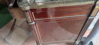 Commode en acajou estampillée de Papst
