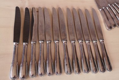 24 couteaux en métal argenté ERCUIS modèle Perles