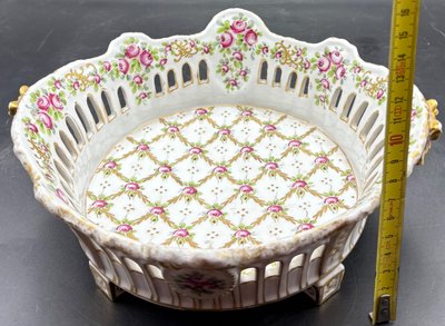 PORCELAIN PLANTER