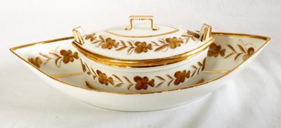 Beurrier en porcelaine de Paris d'époque Directoire fin XVIIIe dans le goût de Locré