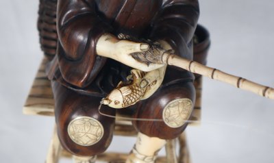 Okimono in legno e avorio, Giappone, periodo Meiji