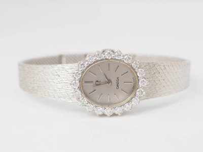 Montre Omega en or blanc et diamants