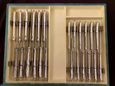 24 silver-plated knives