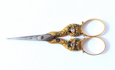 Paire De Ciseaux à Broder En Or Et Avec Pierres Précieuses Ou Semi Nécessaire De Couture