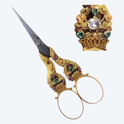 Paire De Ciseaux à Broder En Or Et Avec Pierres Précieuses Ou Semi Nécessaire De Couture