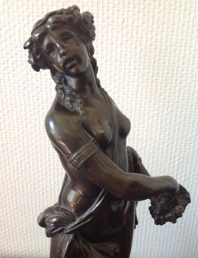 Bronze à Patine Brune d'époque 19 éme Représentant Une Bacchanale d'Après Clodion 