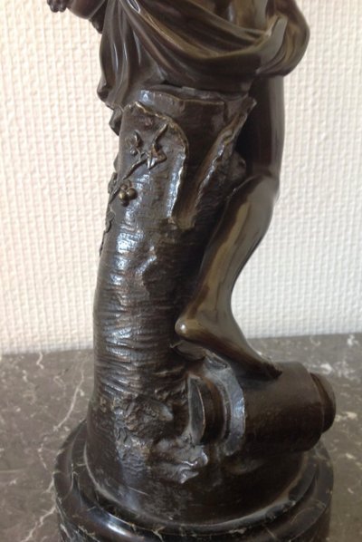 Bronze à Patine Brune d'époque 19 éme Représentant Une Bacchanale d'Après Clodion 