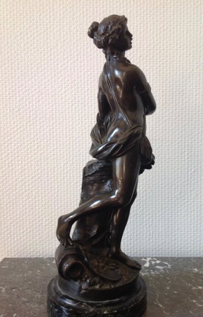 Bronze à Patine Brune d'époque 19 éme Représentant Une Bacchanale d'Après Clodion 