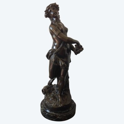 Bronze à Patine Brune d'époque 19 éme Représentant Une Bacchanale d'Après Clodion 