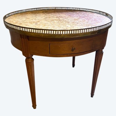 Table basse de style Louis XVI, bouillotte. XIXe