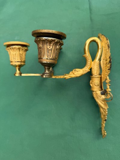 Charming pair of ormolu swan-neck sconces, Empire period