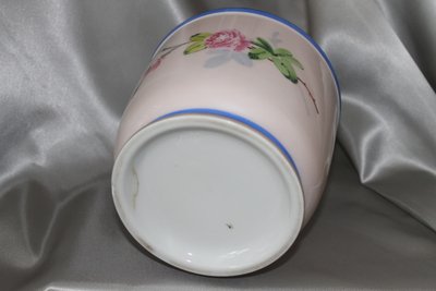 Pair of hand-painted Paris porcelain pot holders from the Louis Philippe period