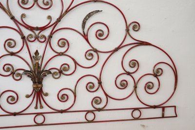 Testiera letto matrimoniale in ferro rosso, inizio XX secolo