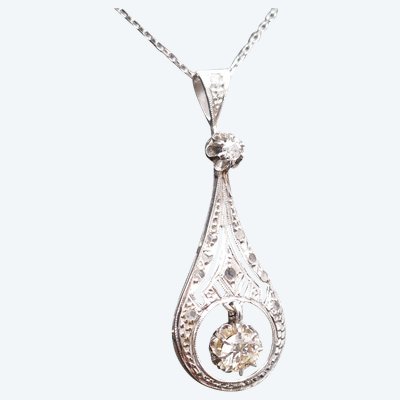 Pendentif Diamants, Chaîne En Or Blanc 18 Carats.
