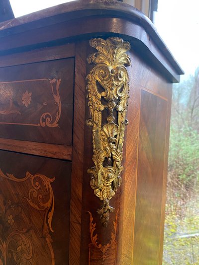 Segreteria in legno intarsiato con piano in marmo. Napoleone III