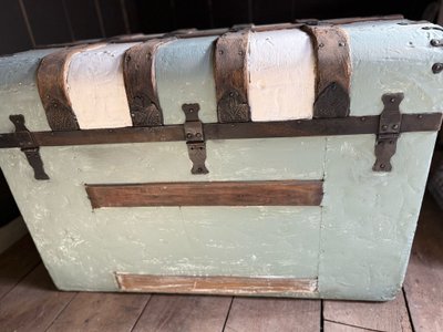 Baule da viaggio del XIX secolo con finitura patinata