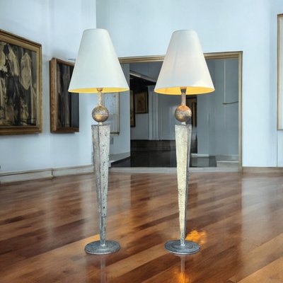 LARGE PAIR OF 70S LAMPS IN SILVER-PLATED METAL, 1.30 METRES HIGH