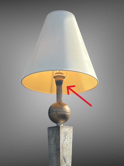 LARGE PAIR OF 70S LAMPS IN SILVER-PLATED METAL, 1.30 METRES HIGH