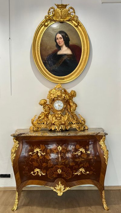 Bedeutende Kaminuhr aus ziselierter, vergoldeter Bronze, 19. Jahrhundert Epoche Napoleon III
