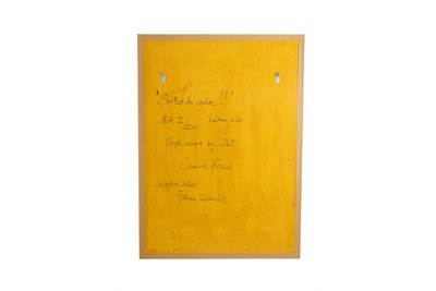Panneau en bas-relief « Sortez du cadre ! », en bois et cuivre oxydé.LS64273009