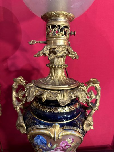 Paire De Lampes à Pétrole En Bleu De Four Et Bronze Doré 