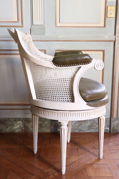 Louis XVI cabinet armchair with swivel seat
