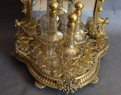 Cantinetta per liquori in bronzo dorato XIX secolo