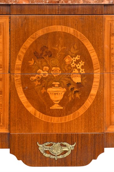 Cassettone intarsiato in stile Luigi XVI
