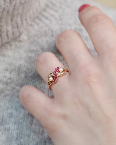 Ancienne bague symbole infini en or 18k, bague rubis, diamants taille rose, bague ancienne