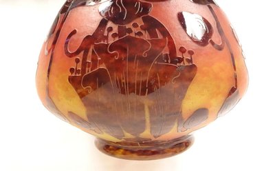 Small Vase Boule Le Verre Français Schneider Campanules Pâte de Verre 20th century