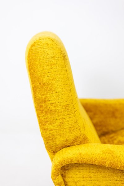 Marco Zanuso pour Artflex. Fauteuils jaune et en laiton doré. Années 1950. LS64333009I