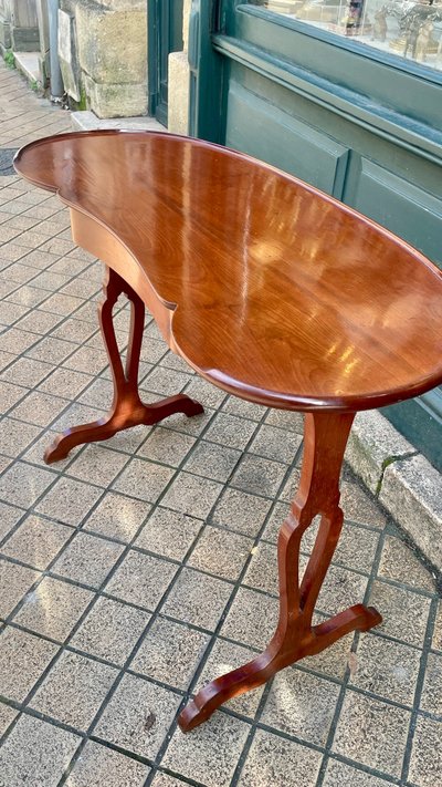 Petit bureau Art nouveau en acajou, fin XIXe / début XXe siècle  