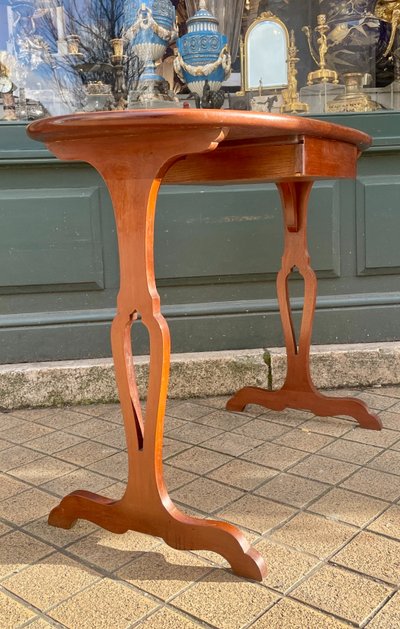 Petit bureau Art nouveau en acajou, fin XIXe / début XXe siècle  