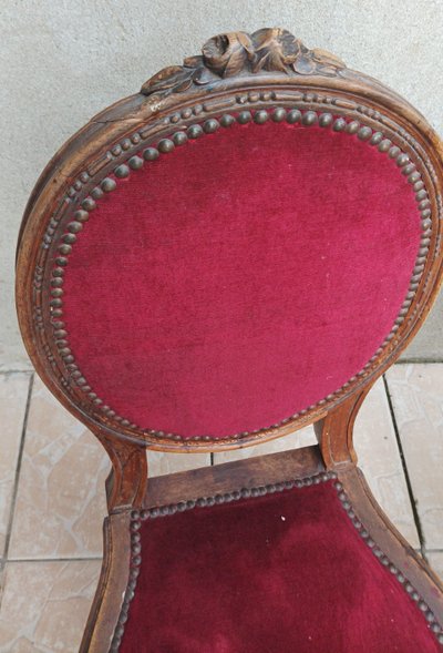 Suite of 4 Louis XVI walnut medallion chairs