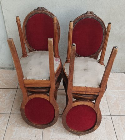 Suite of 4 Louis XVI walnut medallion chairs