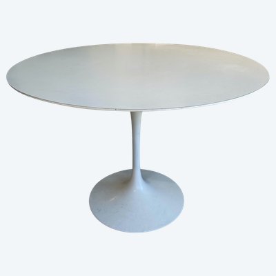 Table ronde Tulipe estampillée Knoll International