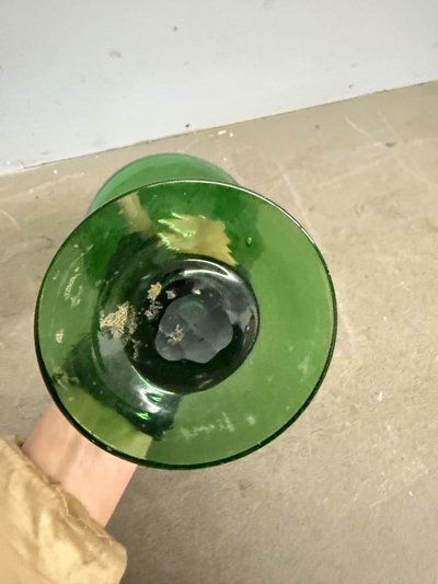 Ancien pichet en verre vert soufflé du début du 20e siècle, Empoli, h 40 cm