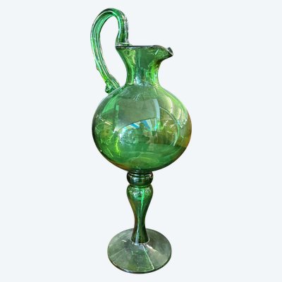 Ancien pichet en verre vert soufflé du début du 20e siècle, Empoli, h 40 cm
