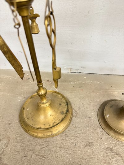 Groupe ancien de 5 lampes à huile en bronze doré, 19ème siècle mis63x16cm