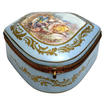 Château de Longpré Boîte à bijoux en porcelaine 