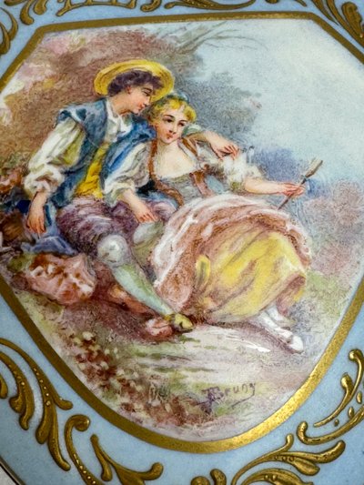 Château de Longpré Boîte à bijoux en porcelaine 